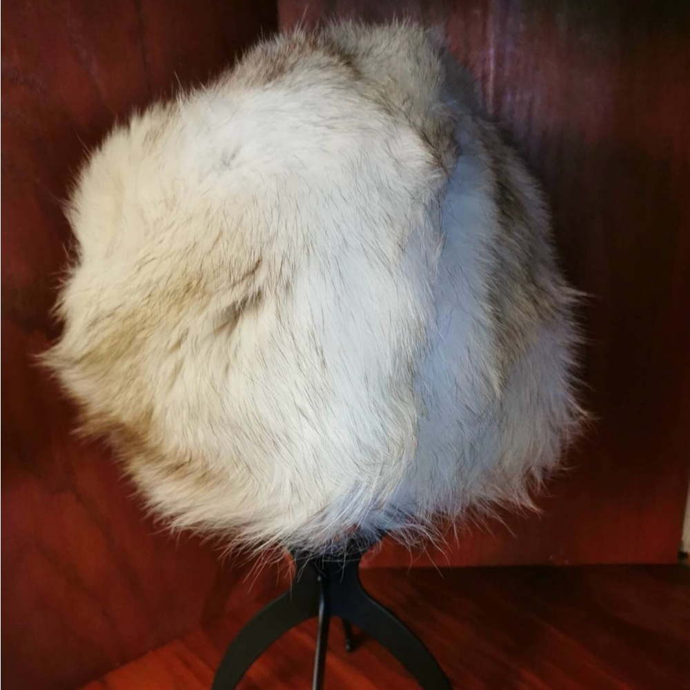 NWT Natural Blue Fox Fur Hat